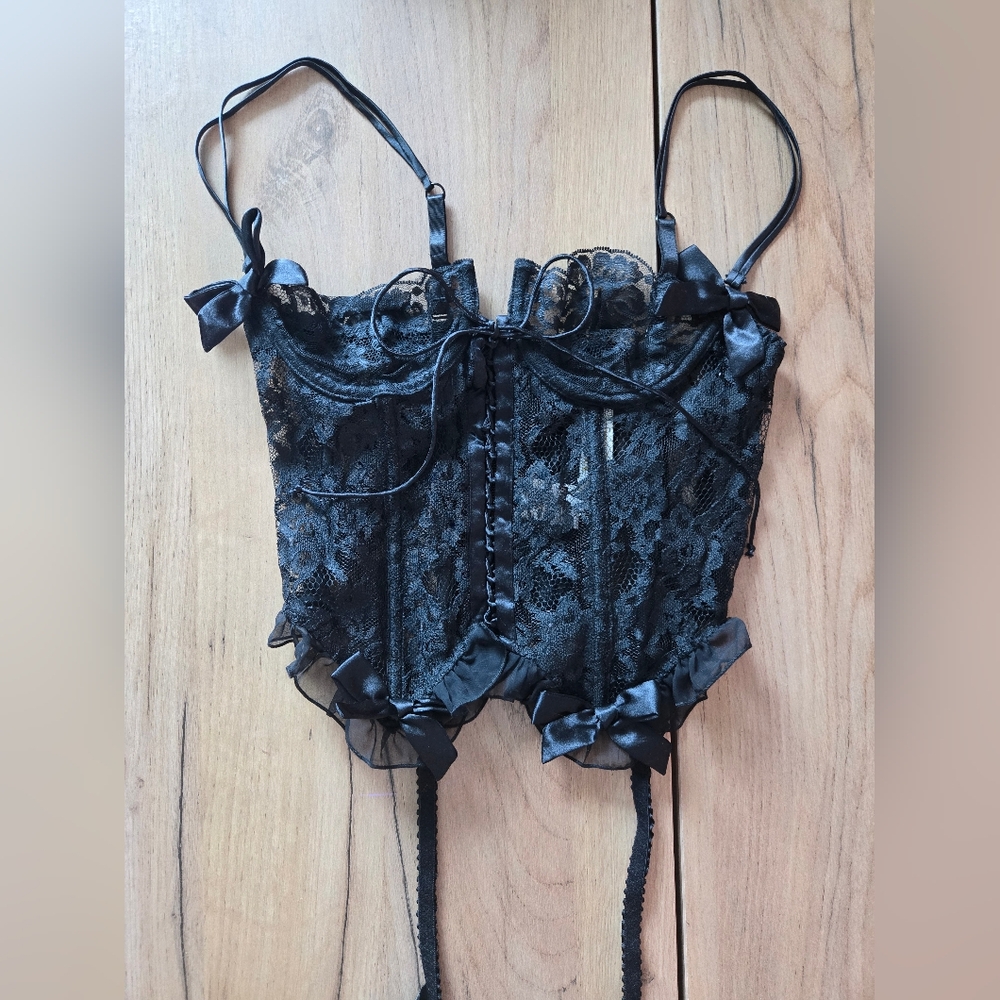 80's/90's Gold LabelVictoria’s Secret Black Floral Lace Corset Bustier Top - 32B